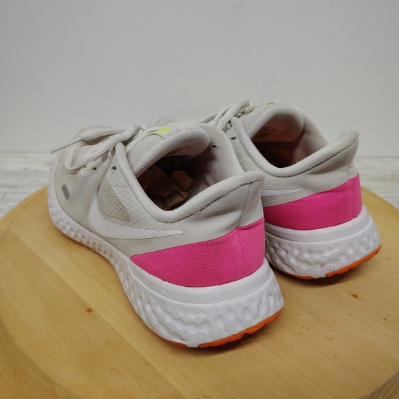 Nike Revolution 5 Running Shoes Athletic Comfort BQ3207-007 White Women Size 7.5 - Picture 8 of 17